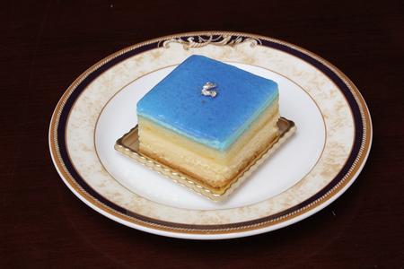 都会の詩情―青いケーキ.JPG