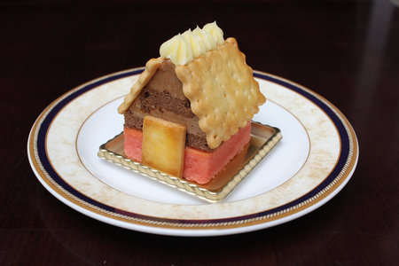 チョコといちごのケーキ(お菓子の家).jpg