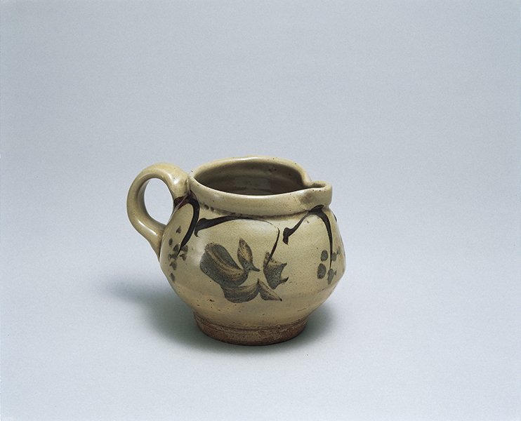 Shoji Hamada, Pitcher, stoneware, iron brushwork of grape motifs