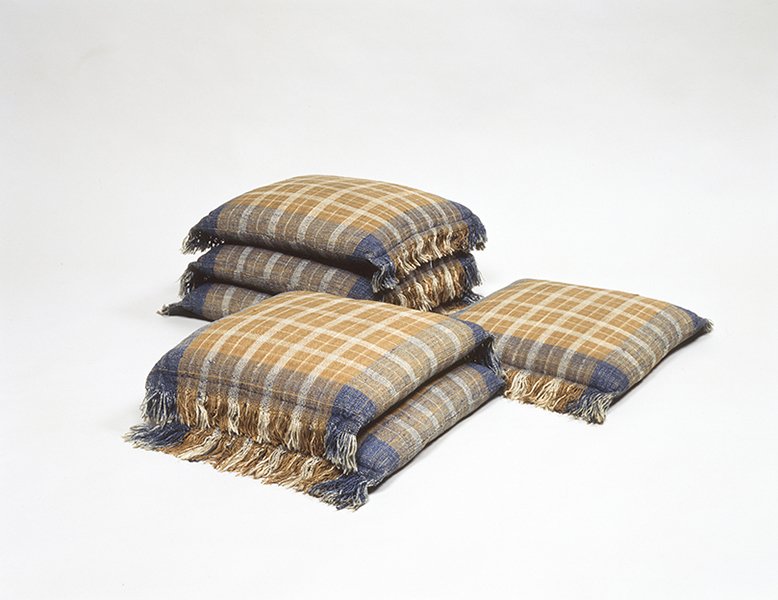 Goro Aota, Pongee Cushions